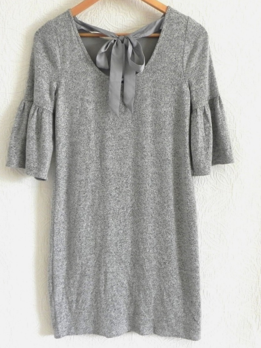 White House Black Market Shift Dress Excellent Ruffle Sleeve lined small
